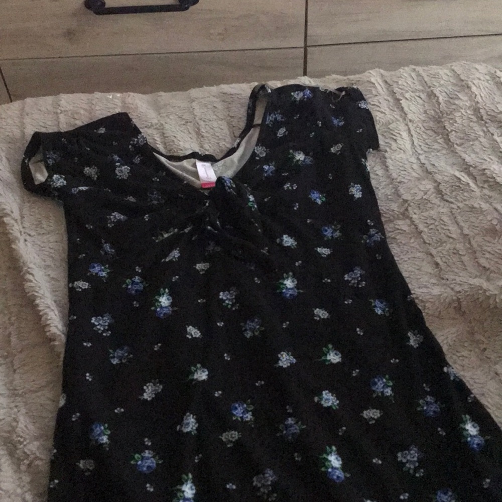 Basic dress - Picture 2 of 4